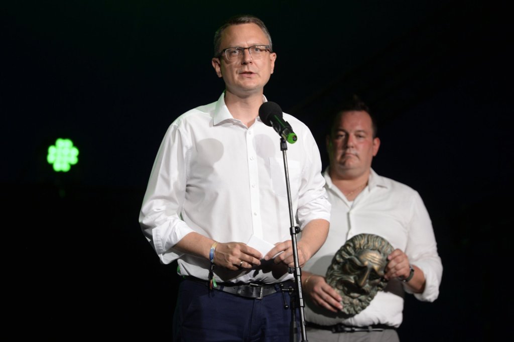 02-retvari.jpg 02-retvari.jpg